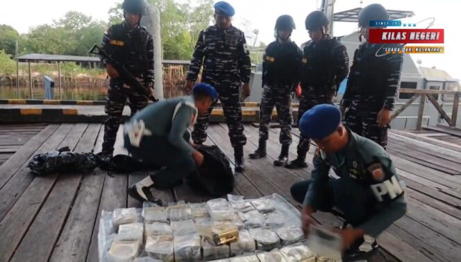 
Pangkalan TNI Angkatan Laut Dumai Berhasil Gagalkan Penyelundupan Narkoba Senilai 72,8 Miliar Rupiah Dengan Berat 48,54 Kilogram