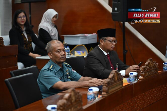 
Jalin Sinergitas, Pgs. Asrena Danlantamal I Hadiri Rapat Paripurna DPRD Sumut