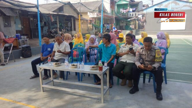 
Dekatkan Diri ke Warga, Polsek Makasar Gelar “Jumat Curhat” di Kelurahan Pinang Ranti