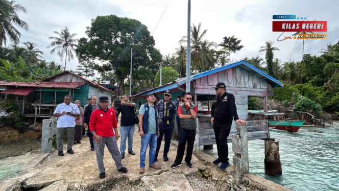 
Danlanal Simeulue Bersama Forkopimda Monitoring Ekspedisi Rupiah Berdaulat 2025 di Pulau Siumat