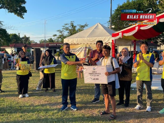 
Turnamen Sepak Bola Bupati Cup 2025 Ditutup di Lanal Bintan