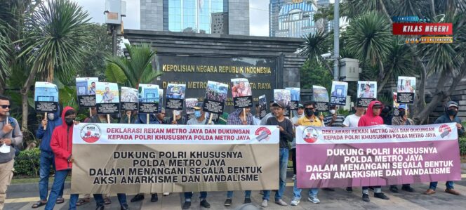 Himpunan Mahasiswa Politik Nusantara (Hasa Polnus) Gelar Aksi Demo untuk Dukung Institusi Polri khususnya Polda Metro Jaya agar Tangkap dan Tindak Tegas Provokator pada Aksi Demo Mayday dan Peringatan Reformasi.