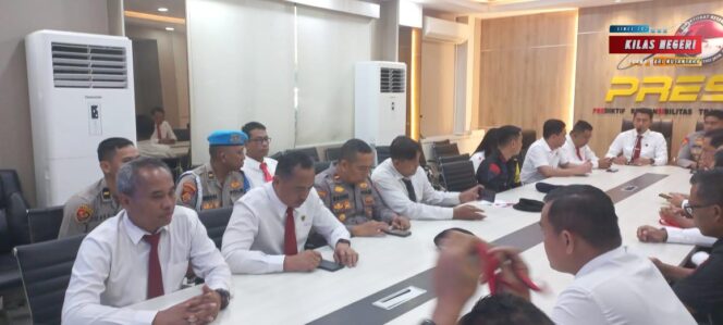 
Polda Metro Jaya Gelar Apel Kesiapan Operasi Nila Jaya 2025, Tekankan Sinergitas dan Ketegasan Penanganan Kasus Narkoba