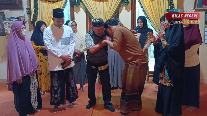 
Silaturahmi Damai, Keluarga Juru Parkir dan Korban Pemukulan Sepakati Penyelesaian Kekeluargaan