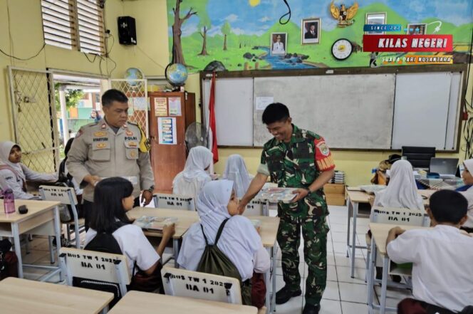 
Bhabinkamtibmas Bambu Apus Amankan Kegiatan Pemberian Makanan Bergizi Gratis untuk Ribuan Pelajar