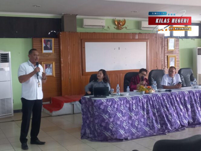 
Polisi Jadi Narasumber Pembinaan Sadar Hukum di Matraman, Tekankan Peran Warga Perangi Narkoba