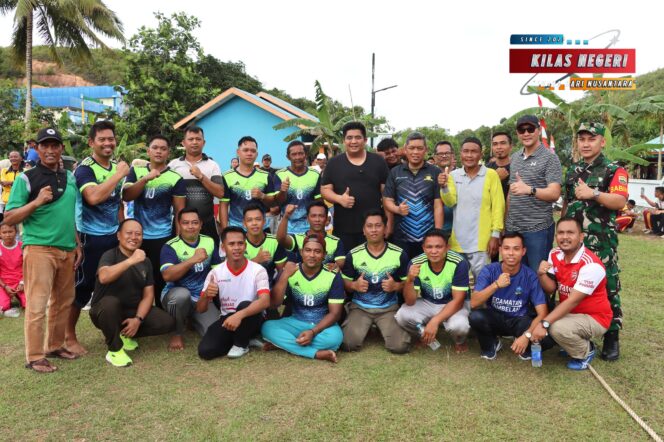 
Bupati dan Danlanal Bintan Ikuti Gerakan Masyarakat Tambelan Hidup Sehat