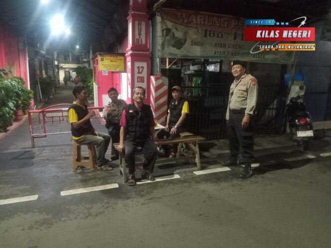 
Polsek Makasar Gencarkan Patroli Dialogis di Jalan Raya Jengki, Wujudkan Lingkungan Aman dan Kondusif