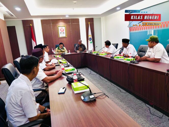 Lembaga Musyawarah Kelurahan (LMK) Penggilingan Audiensi Ke Anggota DPRD Fraksi PKS H. Ghozi