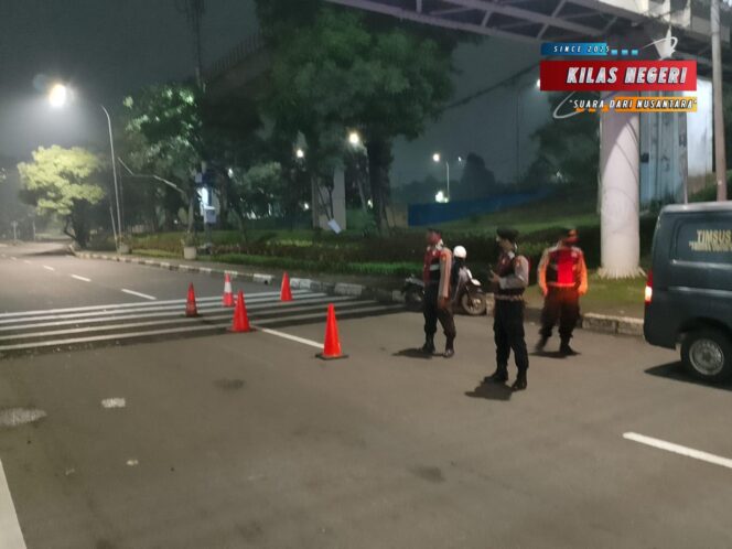 
Polsek Cipayung Gelar Strongpoint di TMII, Antisipasi Balap Liar dan Gangguan Kamtibmas