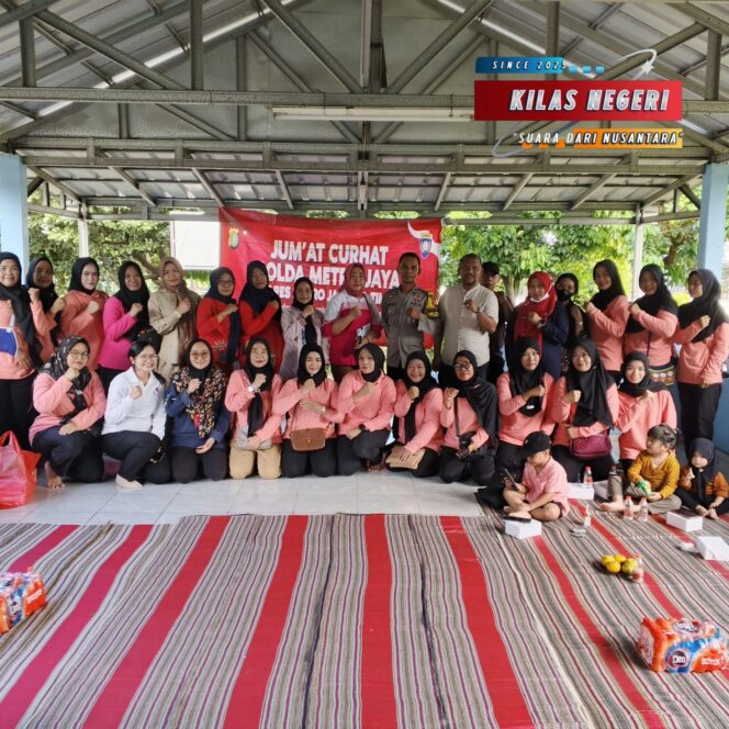 
Jumat Curhat di Komplek TNI AU Halim, Bhabinkamtibmas Ajak Warga Perkuat Siskamling dan Awasi Pergaulan Anak