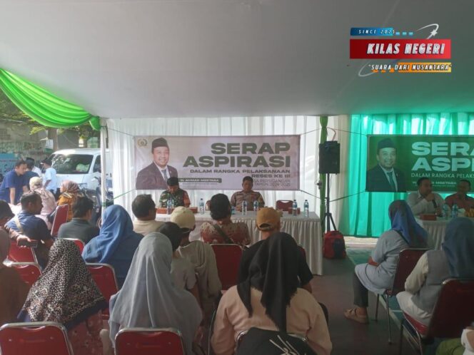 
Bhabinkamtibmas Kelurahan Rambutan Monitoring Kegiatan Reses Anggota DPRD DKI Serap Aspirasi Warga