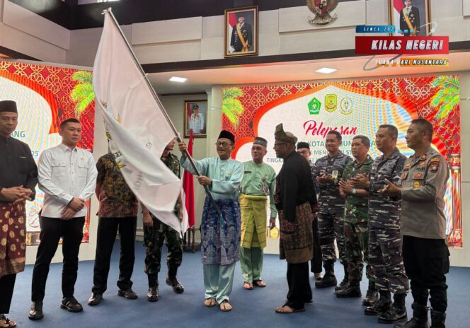 
Danlanal Bintan Turut Melepas Kafilah Tanjungpinang Mengikuti MTQH XI Tahun 2025