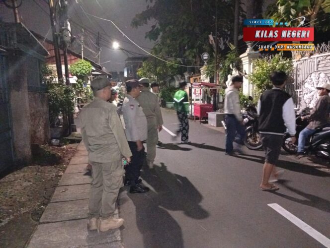 
Antisipasi Tawuran, Bhabinkamtibmas Kelurahan Pisangan Baru Bersama Tiga Pilar Gencarkan Patroli Dini Hari