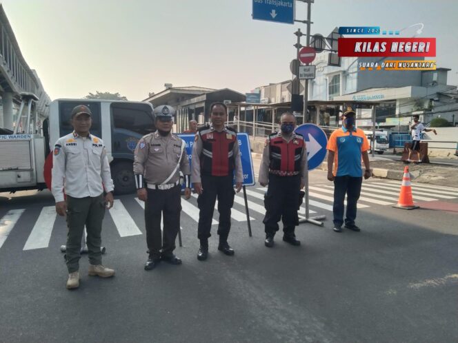 
Polsek Pulogadung Amankan Kegiatan CFD di Jl. Pemuda, Jaga Ketertiban dan Kenyamanan Warga