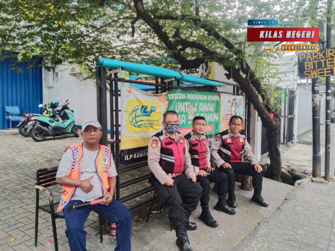 
Unit Samapta Polsek Pulogadung Gencarkan Patroli Dialogis, Ciptakan Rasa Aman Warga Rawamangun