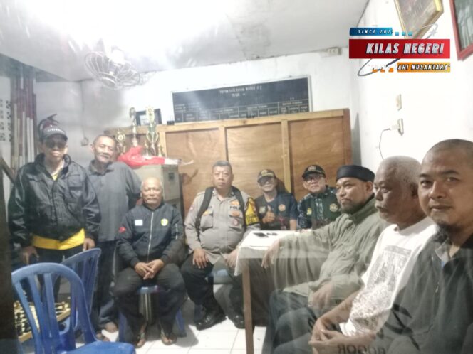 
Bhabinkamtibmas Susukan Sambangi Petugas Ronda, Dorong Warga Aktif Jaga Kamtibmas