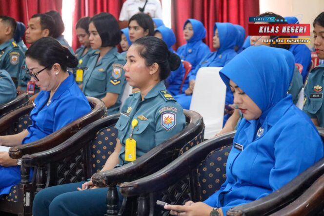 
Danlantamal IX Beserta Ketua Korcab IX, Pengurus dan Anggota Jalasenastri Korcab IX DJA III Terima Pengarahan Secara Virtual Dari Pembina Gabungan Jalasenastri Armada RI