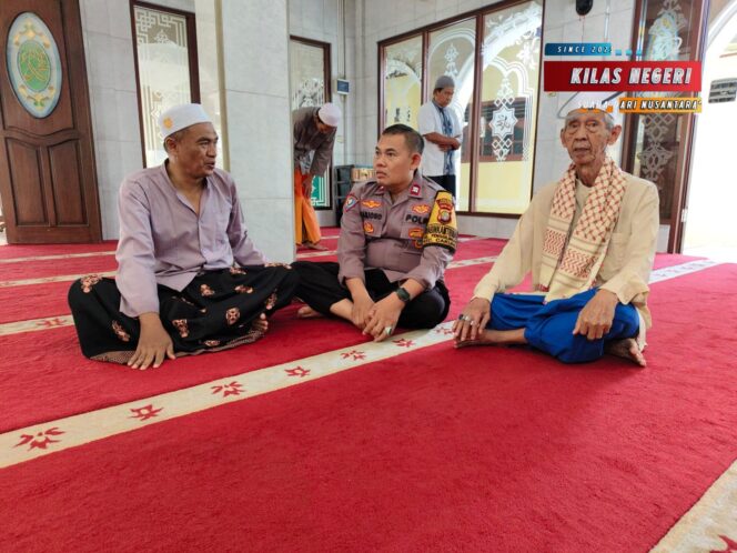 
Polsek Cakung Gelar Safari Religi dan Sampaikan Pesan Kamtibmas di Masjid Jami Al Ikhlas