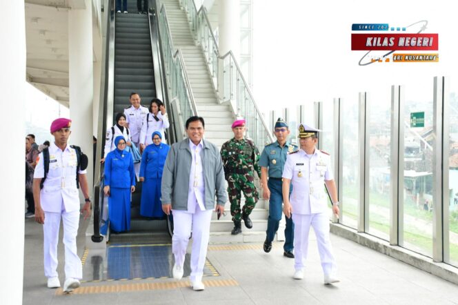 
Komandan Lanal Bandung Dampingi Kasal Pada Acara Penutupan Dikreg Sesko TNI Ke-53 Ta. 2025