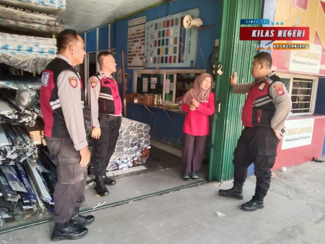 
Polsek Pulogadung Gelar Patroli Cooling System di Kayu Putih, Antisipasi Aksi Kriminalitas