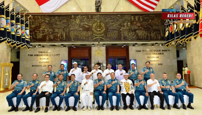 
Komandan Lanal Bandung Hadiri Penandatanganan Perjanjian Kerjasama Antara Pemprov Jabar dengan TNI AL