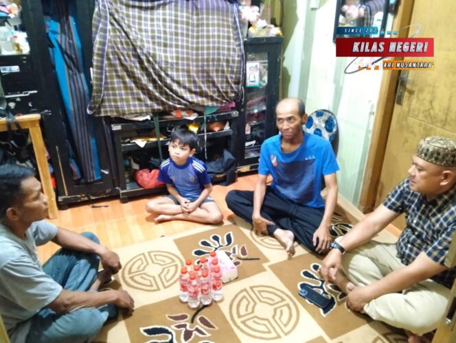 
Kapolsek Ciracas Kontrol Kondisi Anggotanya yang Sakit, Wujud Kepedulian Jajaran Polres Metro Jakarta Timur