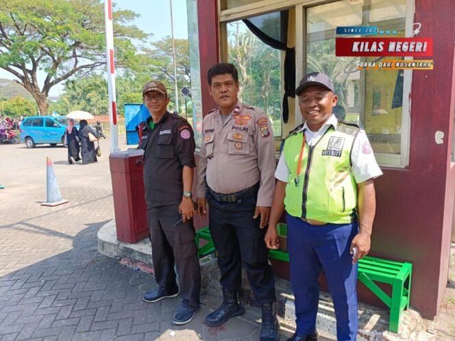 
Polsek Makasar Gelar Strong Point di Sekitar Masjid At-Tien, Antisipasi Tawuran dan Gangguan Kamtibmas