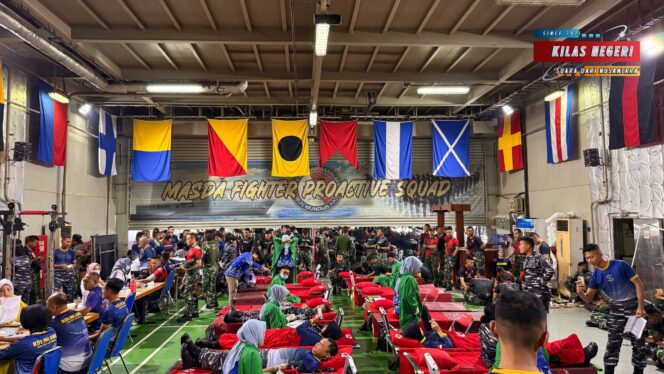 
Semarak HUT Ke-64 Kolinlamil, Satlinlamil 3 Ikuti Aksi Donor Darah di KRI Banjarmasin-592