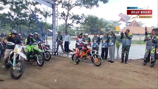 
Tingkatkan Wisata Pantai Ujunggenteng, TNI AL Bandung Gelar Motor Trail Adventures