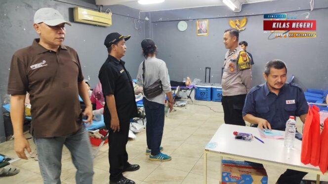 
PMI Jakarta Timur Gelar Donor Darah Rutin di Rusun Cakung Barat, Bhabinkamtibmas Pastikan Kegiatan Berjalan lancar