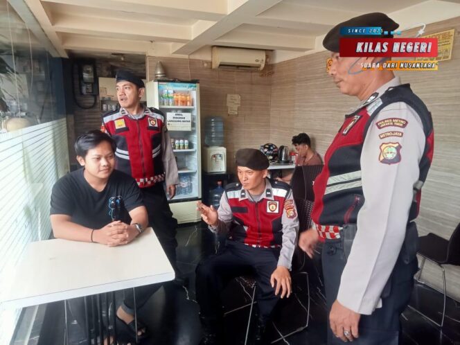 
Cegah Gangguan Kamtibmas, Unit Samapta Polsek Matraman Gelar Patroli Dialogis di Hotel DC
