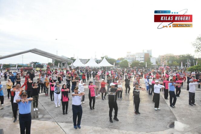 
Jalin Sinergitas, Danlanal Bintan Ikuti Jalan Sehat HUT Ke-79 Bhayangkara