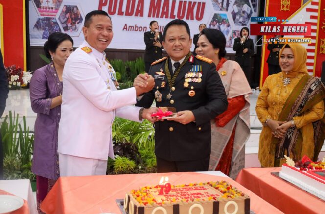 
Danlantamal IX Ambon Didampingi Ketua Korcab IX DJA III Hadiri Upacara dan Perayaan Hari Bhayangkara Ke-79