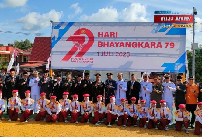 
Perkokoh sinergi TNI-Polri, Prajurit Lanal Bintan Hadiri Upacara HUT Bhayangkara Ke-79