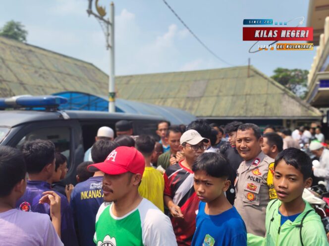 
Jumat Berkah Polsek Ciracas: Tebar Kepedulian, Perkuat Kedekatan Polisi dan Masyarakat