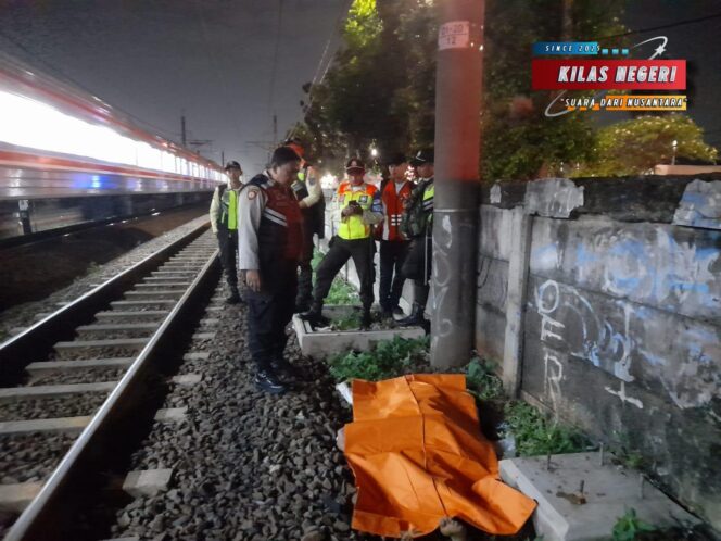 
Polsek Jatinegara Lakukan Penanganan Cepat TKP Korban Tertemper Kereta Api di Jalur Klender–Jatinegara
