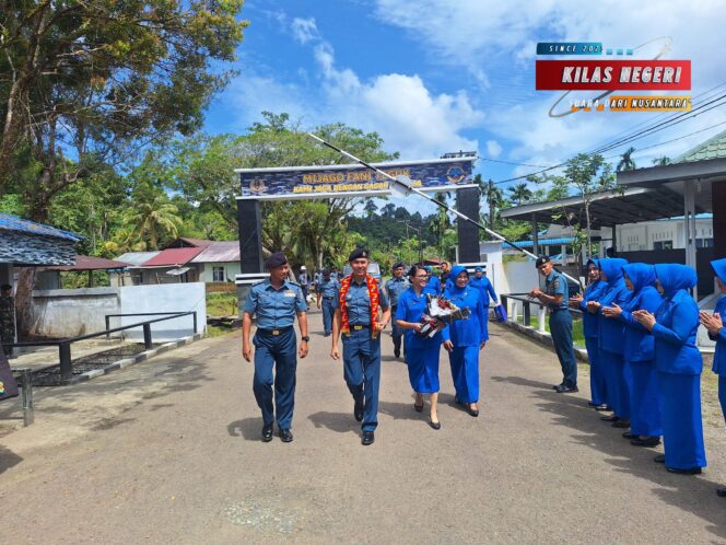 
Danlanal Simeulue Disambut Dengan Tradisi Peusijeuk Oleh Forkopimda Kabupaten Simeulue