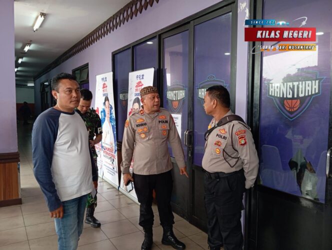 
Kapolsek Ciracas Hadiri Pembukaan Shuerido Karate Cup Internasional 2025 di GOR Ciracas