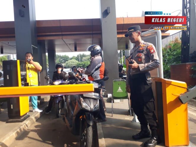 
POLSEK CIPAYUNG HADIRKAN RASA AMAN DI TMII, PENGAMANAN HUMANIS WARNAI AKHIR PEKAN PENGUNJUNG