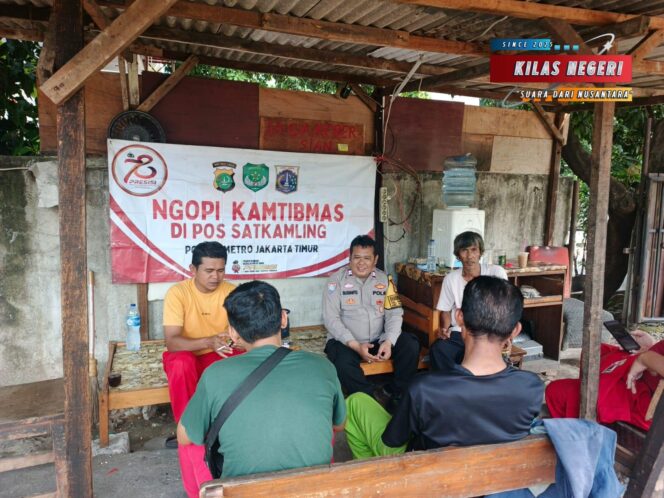 
Ngopi Bareng Polisi, Merajut Kedekatan demi Kampung yang Aman dan Nyaman