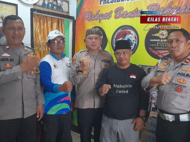 
Kapolsek Ciracas Sambangi Tokoh Agama, Perkuat Sinergi Jaga Kamtibmas