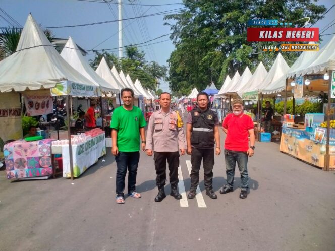 
Bersama Jaga Keamanan, Polsek Pulogadung Dukung Bazar dan Baksos Pemuda Pancasila di Kelurahan Jati