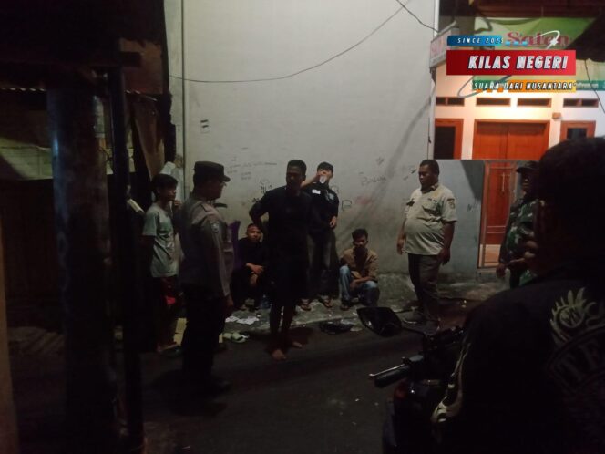 
Patroli Bersama Unsur Tiga Pilar di Pisangan Baru Antisipasi Tawuran dan Gangguan Keamanan