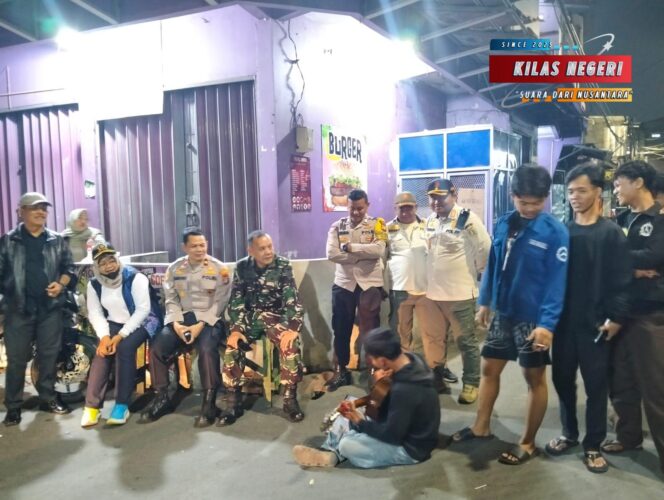 
Patroli Gabungan Tiga Pilar Jatinegara Cegah Tawuran dan Razia Miras, Wujud Kepedulian Nyata Jaga Lingkungan Aman
