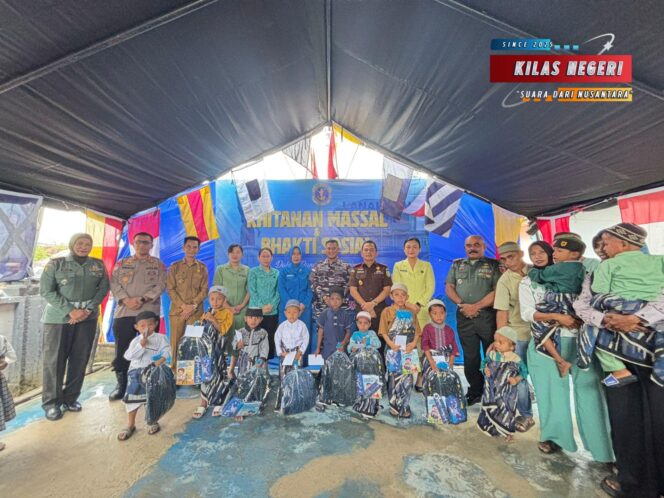 
Peringati HUT Ke-32, Pangkalan TNI AL Aru Gelar Khitanan Massal dan Bhakti Sosial