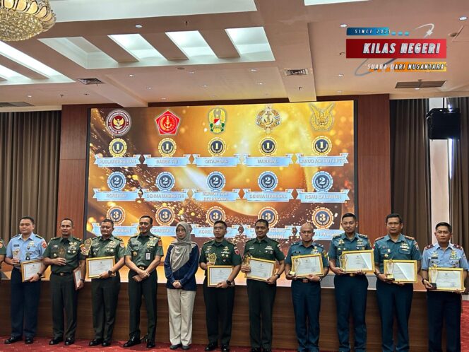 
Lanal Tanjung Balai Asahan Raih Juara III Penghargaan Laporan Keuangan Dari Kemenhan RI