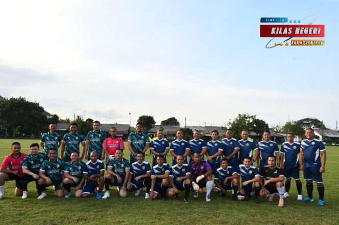 
Tingkatkan Sinergitas dan Kebersamaan, Gubernur Sumut dan Komandan Lantamal I Ikuti Pertandingan Sepak Bola Persahabatan