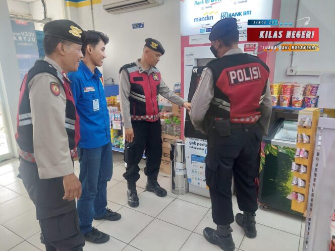
Polsek Matraman Sapa Karyawan Indomaret Lewat Patroli Dialogis, Tegaskan Komitmen Jaga Keamanan Lingkungan