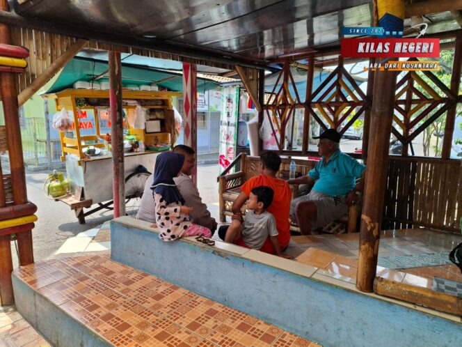 
Membangun Harmoni dan Keamanan, Polsek Pulogadung Rutin Jalin Silaturahmi dengan Warga Pisangan Timur